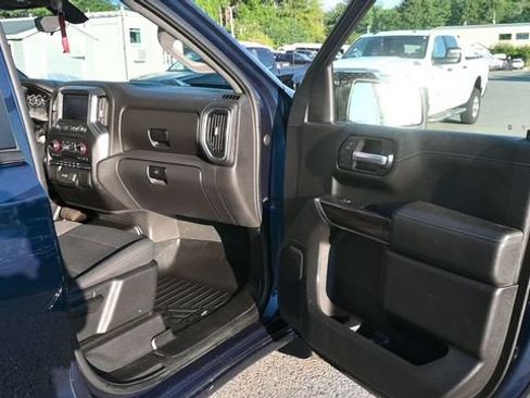 Used 2021 Chevrolet Silverado 1500 LT AWD/4WD image 16