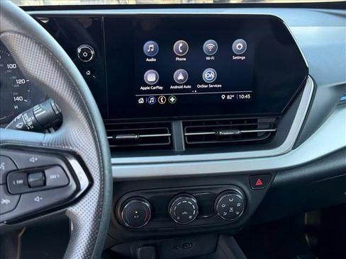Certified 2025 Chevrolet Trax LS FWD image 18