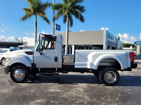 Used 2015 Ford F150 image 2