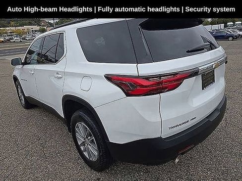 Used 2023 Chevrolet Traverse LT image 9