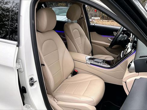 Used 2022 Mercedes-Benz GLC 300 GLC 300 image 8
