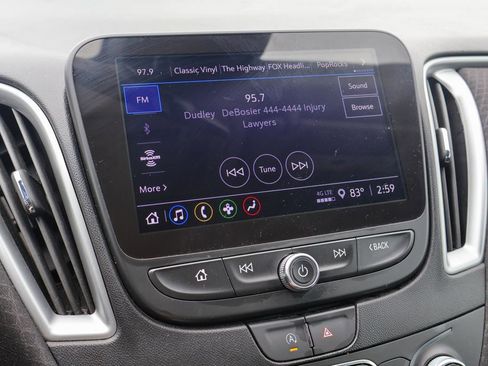 Used 2024 Chevrolet Malibu LT FWD image 3