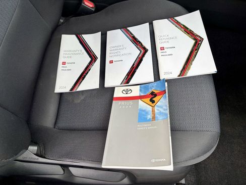 Used 2024 Toyota Prius LE image 34