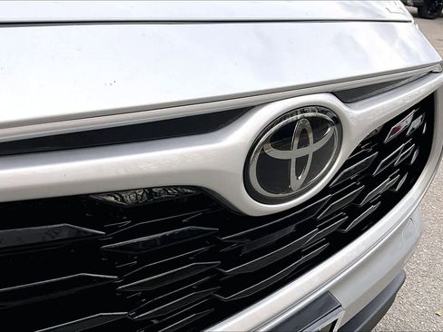 Used 2023 Toyota Highlander XLE image 29