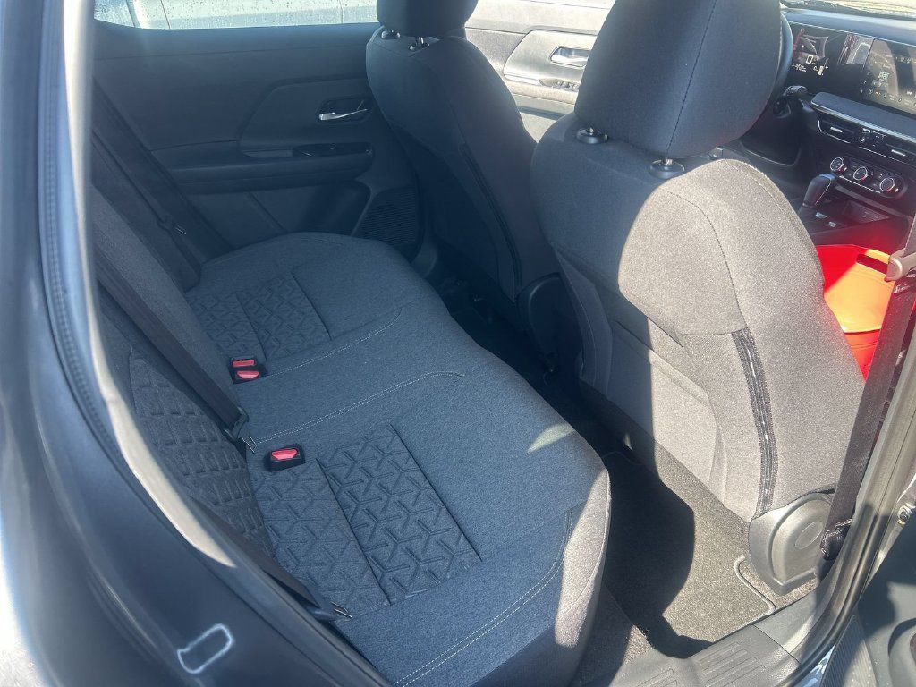 Used 2025 Nissan Kicks SV FWD image 18
