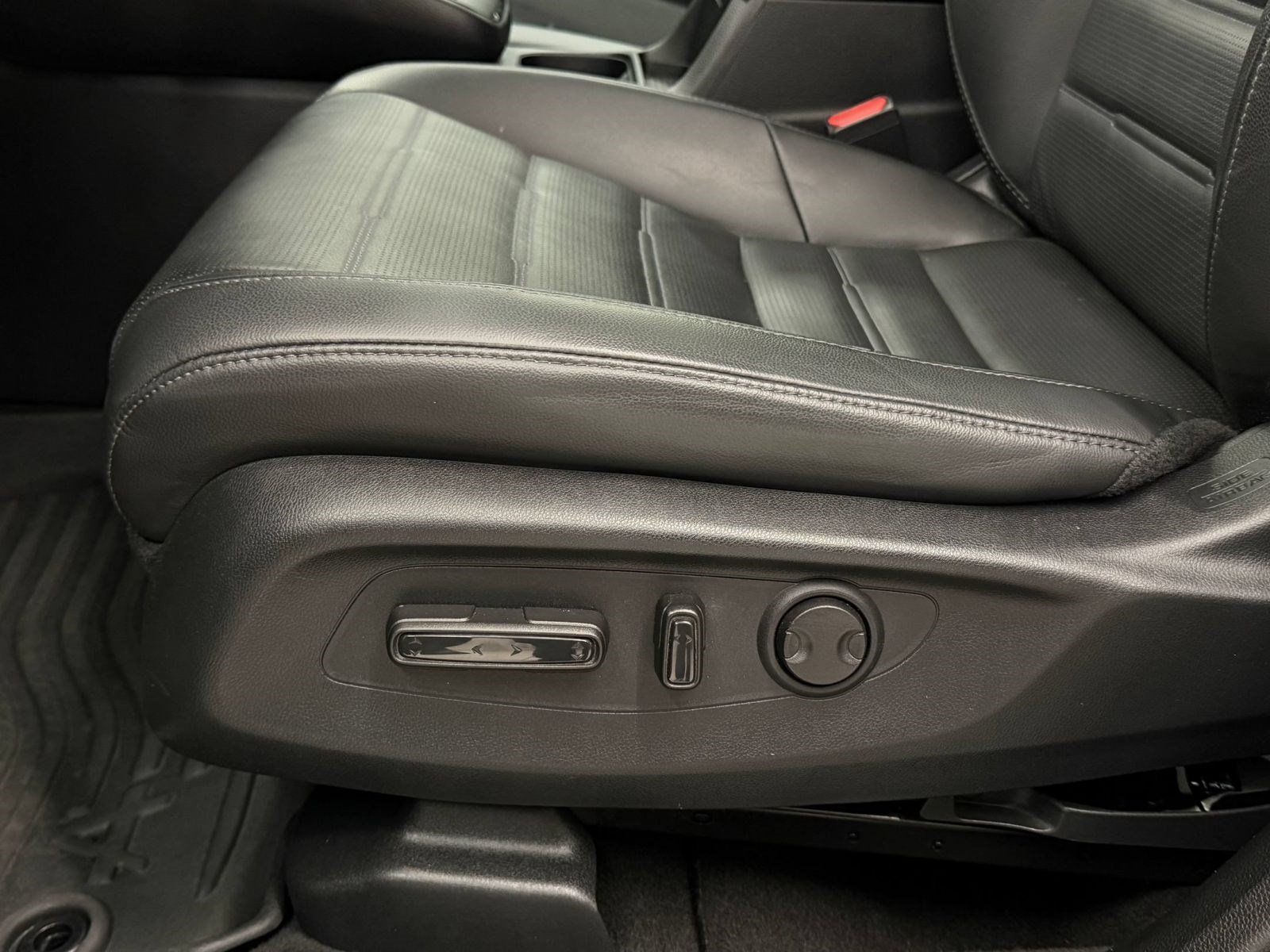 Used 2023 Honda CR-V EX-L image 12