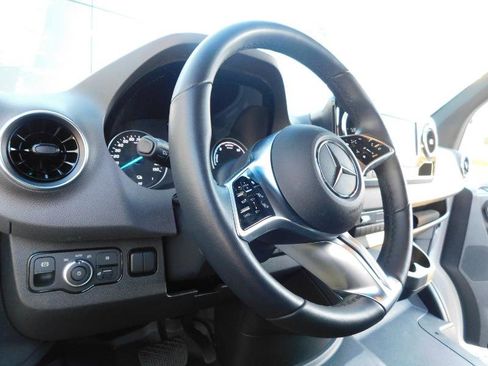 Used 2024 Mercedes-Benz eSprinter 170 Cargo image 21
