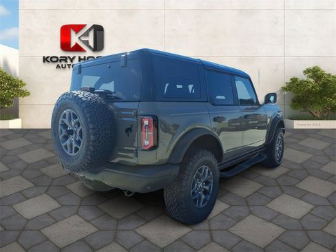 New 2025 Ford Bronco Badlands image 3