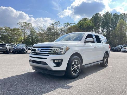 Used 2021 Ford Expedition XLT image 2