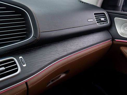 Used 2025 Mercedes-Benz GLE 350 4MATIC image 29