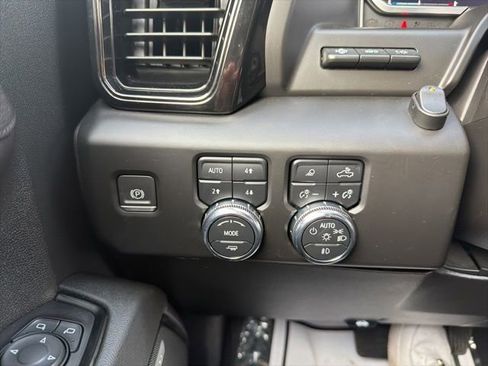 Used 2023 GMC Sierra 1500 AT4 w/ Technology Package image 40
