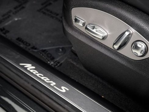 Certified 2026 Porsche Macan S AWD/4WD image 11