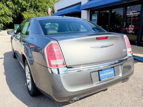 Used 2011 Chrysler 300 Limited RWD image 35