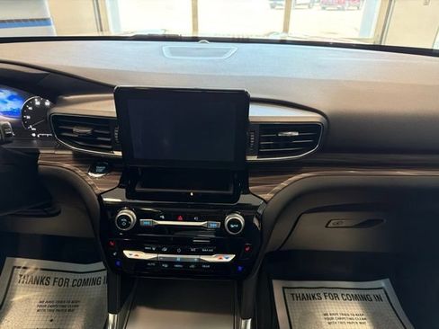 Used 2022 Ford Explorer Limited w/ Class IV Trailer Tow Package AWD/4WD image 27