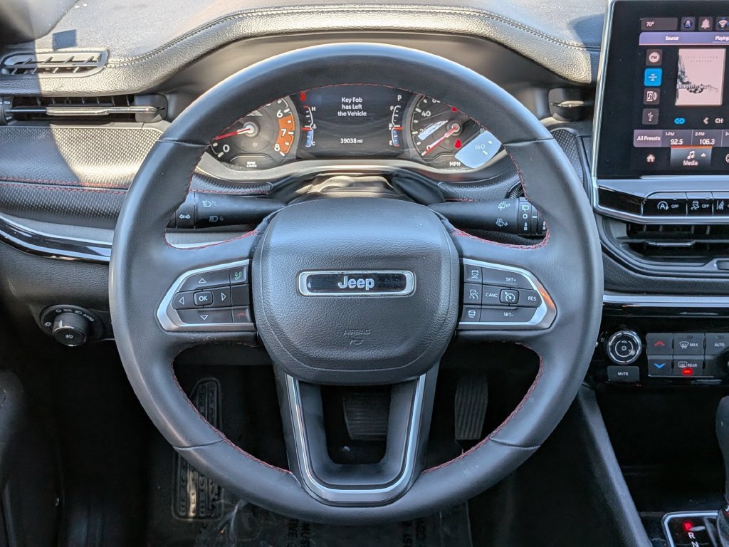 Used 2025 Jeep Compass Trailhawk AWD/4WD image 19