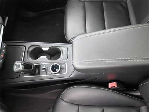 Used 2019 Cadillac XT4 Premium Luxury w/ Cold Weather Package image 9