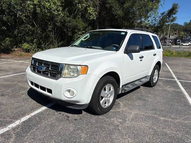 Used 2011 Ford Escape XLT FWD image 1