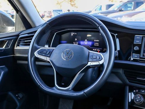 Used 2024 Volkswagen Jetta SE image 16