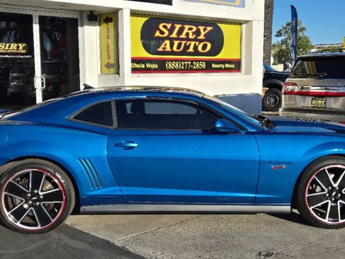 Used 2013 Chevrolet Camaro SS w/ Hot Wheels Special Edition RWD image 6