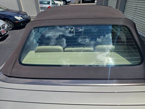 Used 1994 Mercedes-Benz E 320 Convertible image 21