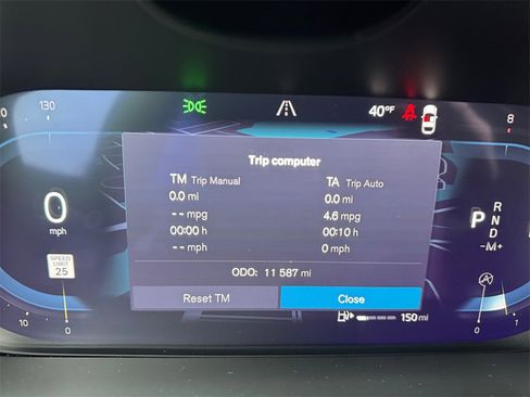 Certified 2025 Volvo XC60 B5 Core image 23