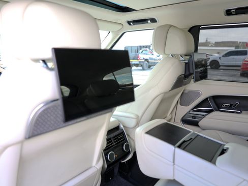 Used 2024 Land Rover Range Rover Autobiography image 22