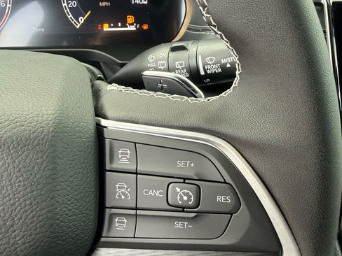 New 2025 Jeep Grand Cherokee L Laredo image 11