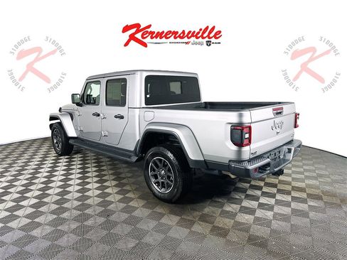Used 2020 Jeep Gladiator Overland image 5