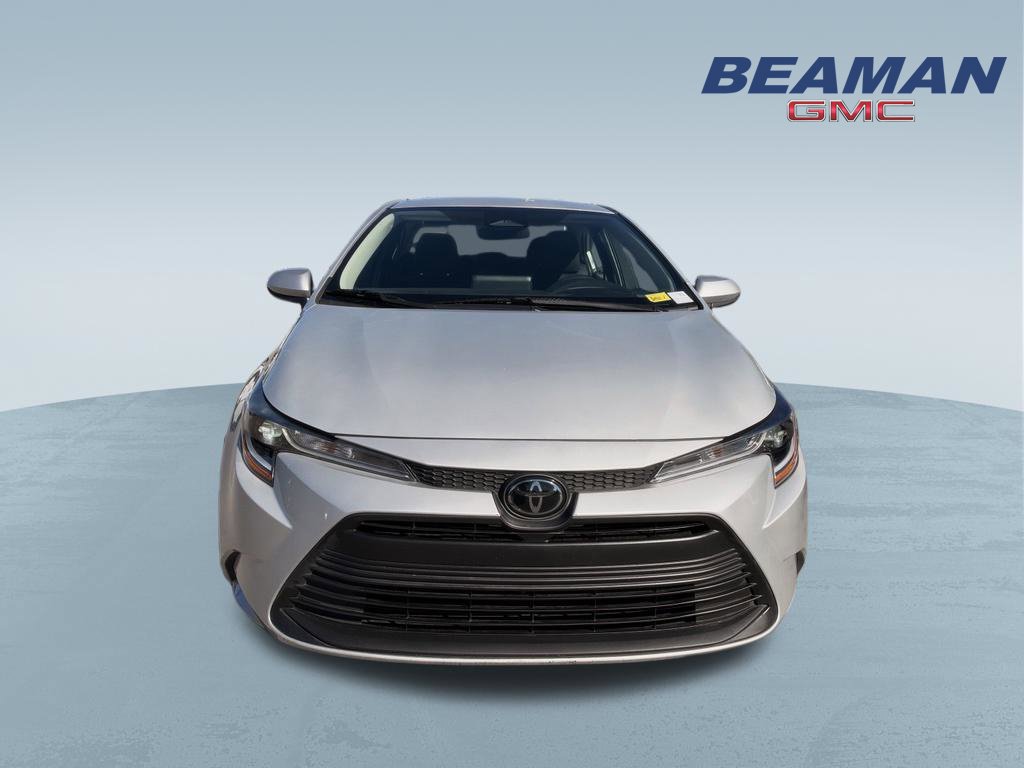 Used 2024 Toyota Corolla LE FWD image 2