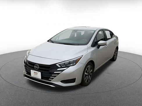 Used 2025 Nissan Versa SV FWD image 7