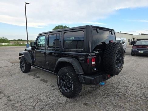 Used 2023 Jeep Wrangler Unlimited w/ Cold Weather Group AWD/4WD image 6