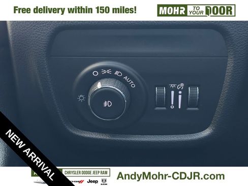 Used 2024 Jeep Grand Cherokee Limited w/ Luxury Tech Group II image 16