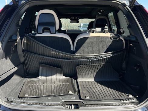 Used 2025 Volvo XC90 T8 Core image 25