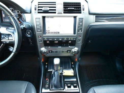 Used 2020 Lexus GX 460 Premium w/ Premium Package AWD/4WD image 19