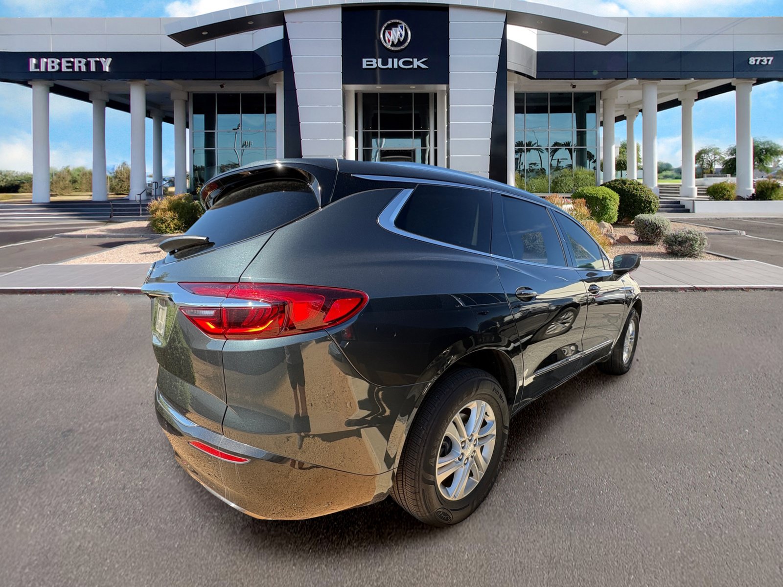 Used 2020 Buick Enclave Preferred FWD image 2