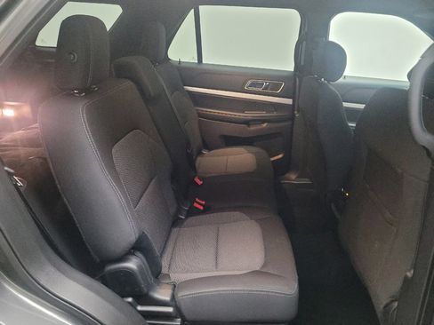 Used 2017 Ford Explorer XLT image 19