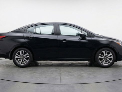 Used 2025 Nissan Versa SV image 11