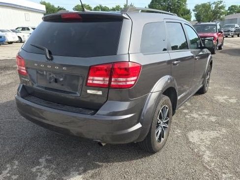 Used 2018 Dodge Journey SE w/ Popular Equipment Group FWD image 4