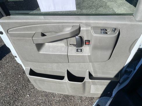 Used 2024 GMC Savana 2500 w/ Driver Convenience Package image 11