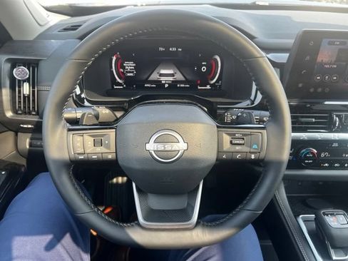 Used 2026 Nissan Pathfinder Platinum w/ Lighting Package AWD/4WD image 18
