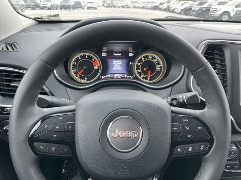 Certified 2023 Jeep Cherokee Altitude Lux image 16