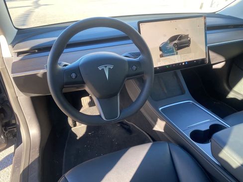Used 2022 Tesla Model 3 image 11