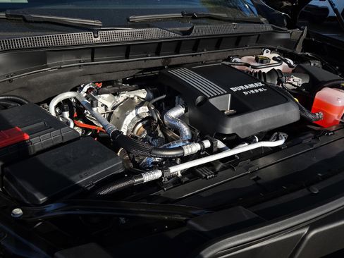 New 2026 Chevrolet Suburban Z71 image 21