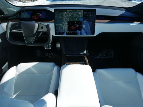 Used 2023 Tesla Model S image 10