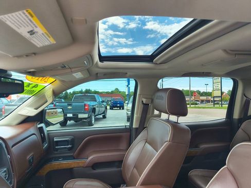 Used 2018 Chevrolet Silverado 1500 High Country AWD/4WD image 17