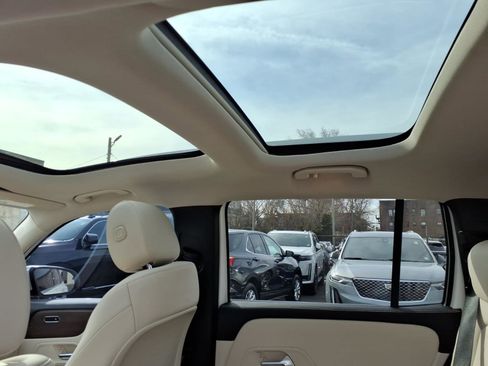 Used 2022 Mercedes-Benz GLB 250 4MATIC image 14