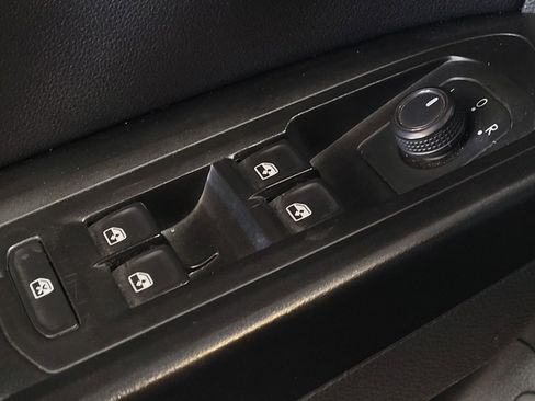 Used 2021 Volkswagen Atlas SE w/ Panoramic Sunroof Package AWD/4WD image 27