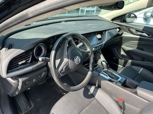 Used 2018 Buick Regal Essence w/ Driver Confidence Package #1 FWD image 20