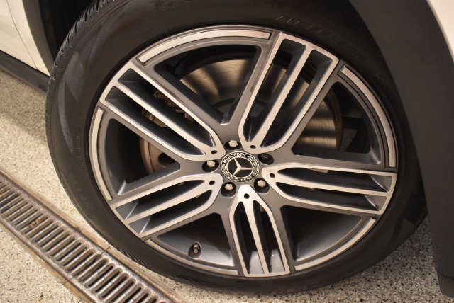 Used 2024 Mercedes-Benz GLS 450 4MATIC image 32