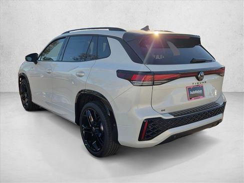 New 2026 Volkswagen Tiguan SE R-Line image 9